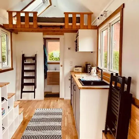 Tiny House Fleesensee Mit Eigenem Garten Und Nur Wenige Meter Vom Seeufer *