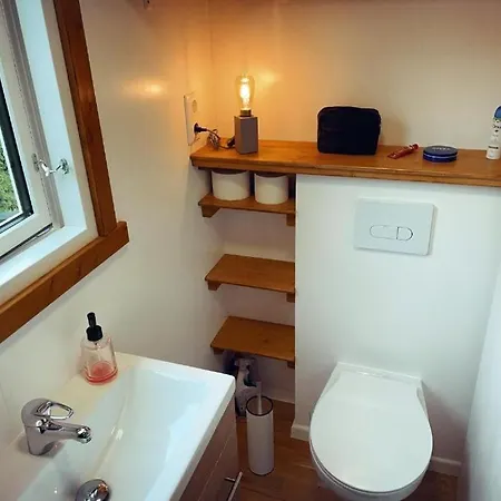 Tiny House Fleesensee Mit Eigenem Garten Und Nur Wenige Meter Vom Seeufer Unter Gohren